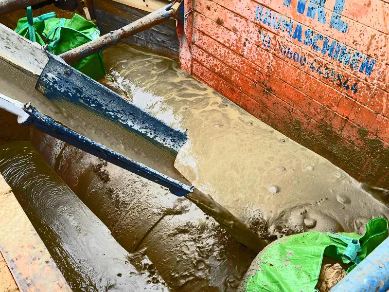 Flüssigboden als sichere Bettung und Verfüllung im Kanalbau
